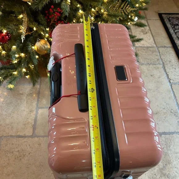 Tumi 19° extended trip expandable four-wheel packing suitcase NWT - Picture 13 of 15